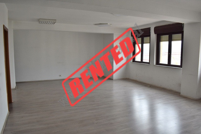 Office for rent in Abdi Toptani street near Toptani Center in Tirana.

It is located on the 9th fl